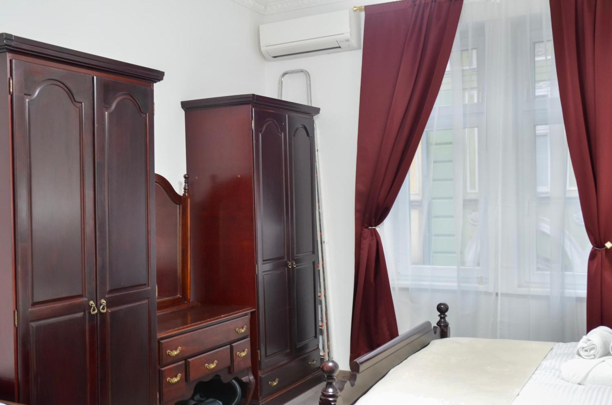 Main Street Retreat Apartment With Free Parking Saraievo Exterior foto